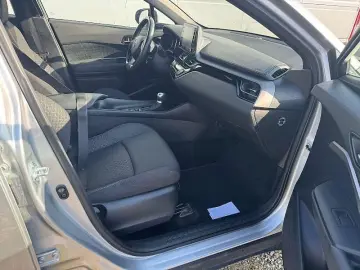 TOYOTA C-HR 1.8 Flow HEV