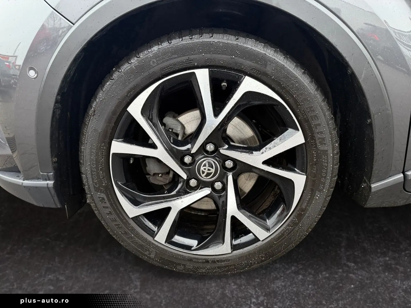 TOYOTA C-HR 1.8 Hybrid Team D