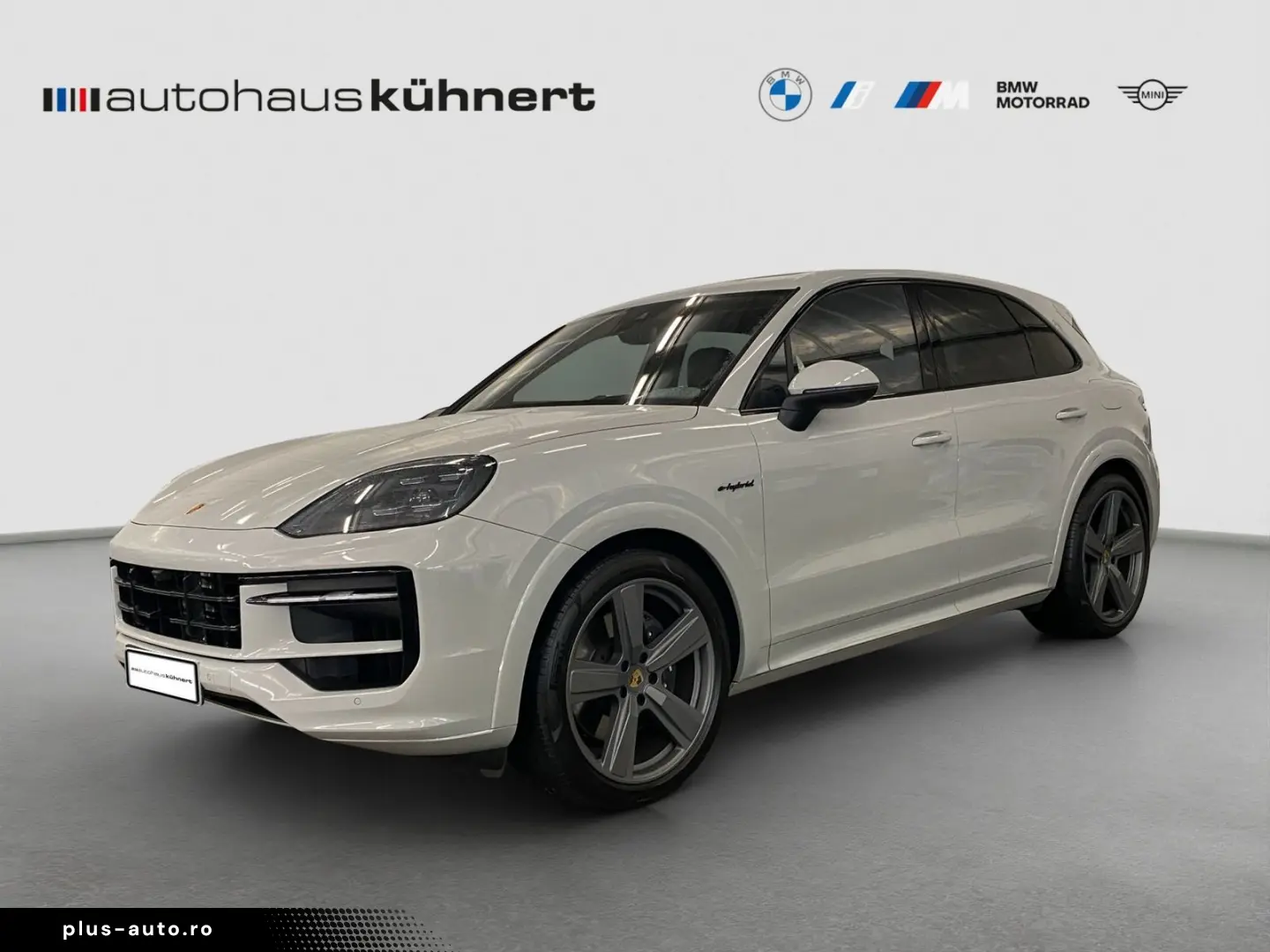 PORSCHE Cayenne E-Hybrid PanoSD HUD Bose 1. Hand ACC
