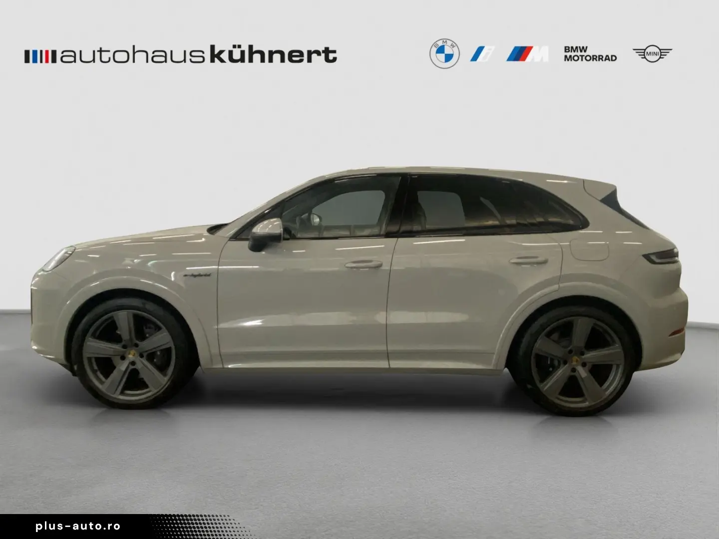 PORSCHE Cayenne E-Hybrid PanoSD HUD Bose 1. Hand ACC