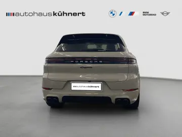 PORSCHE Cayenne E-Hybrid PanoSD HUD Bose 1. Hand ACC