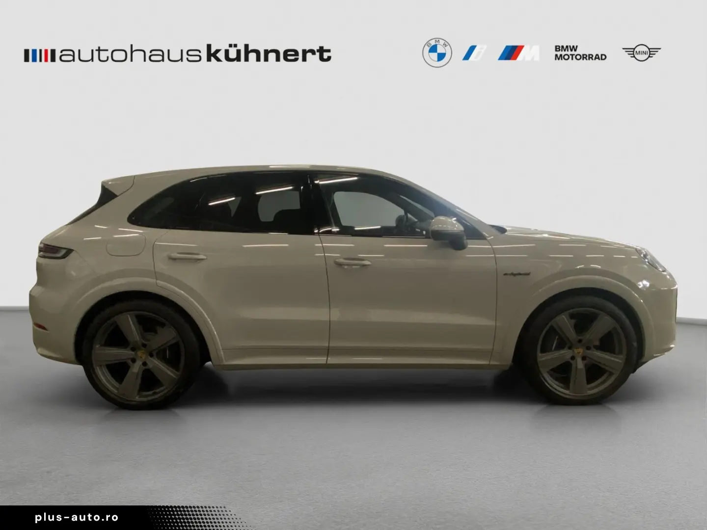 PORSCHE Cayenne E-Hybrid PanoSD HUD Bose 1. Hand ACC