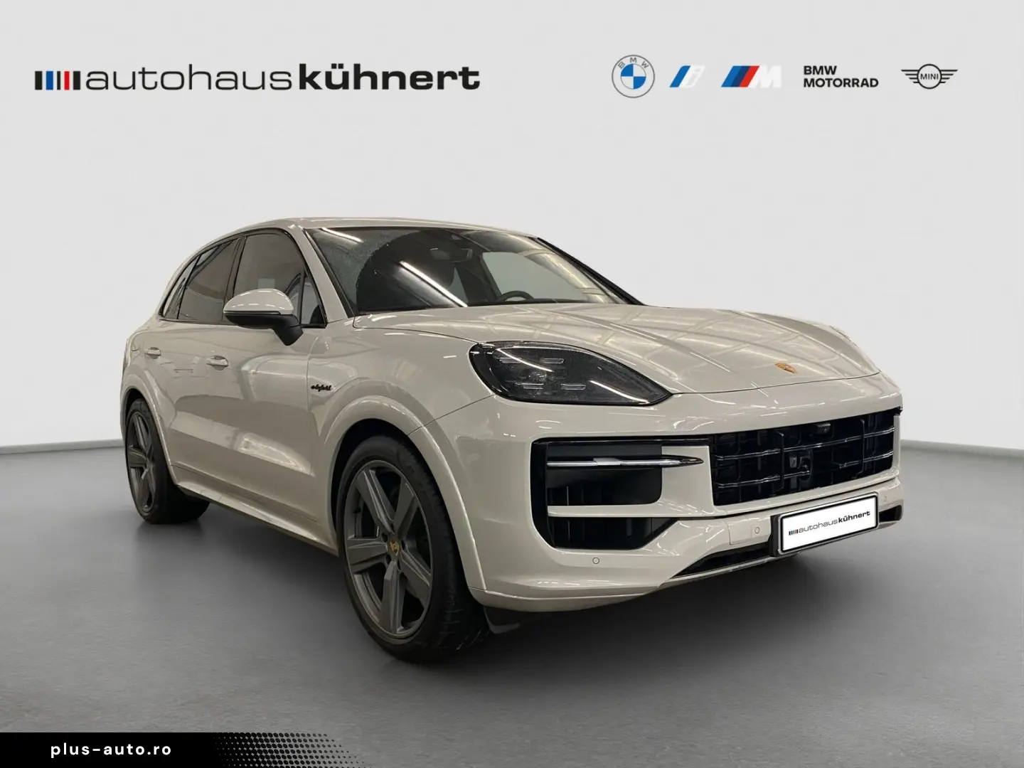 PORSCHE Cayenne E-Hybrid PanoSD HUD Bose 1. Hand ACC
