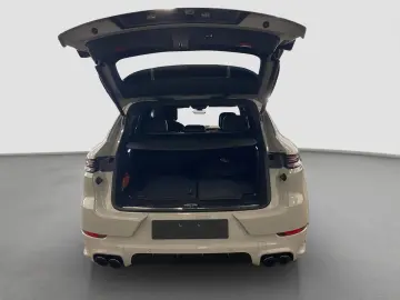 PORSCHE Cayenne E-Hybrid PanoSD HUD Bose 1. Hand ACC