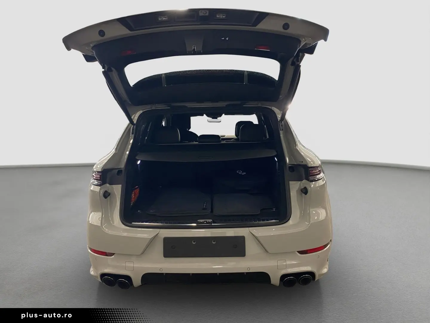 PORSCHE Cayenne E-Hybrid PanoSD HUD Bose 1. Hand ACC