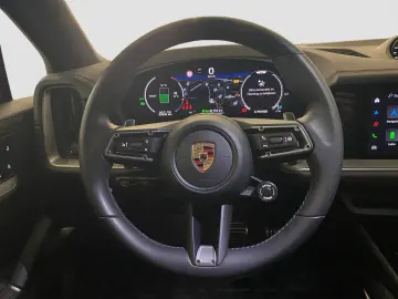 PORSCHE Cayenne E-Hybrid PanoSD HUD Bose 1. Hand ACC