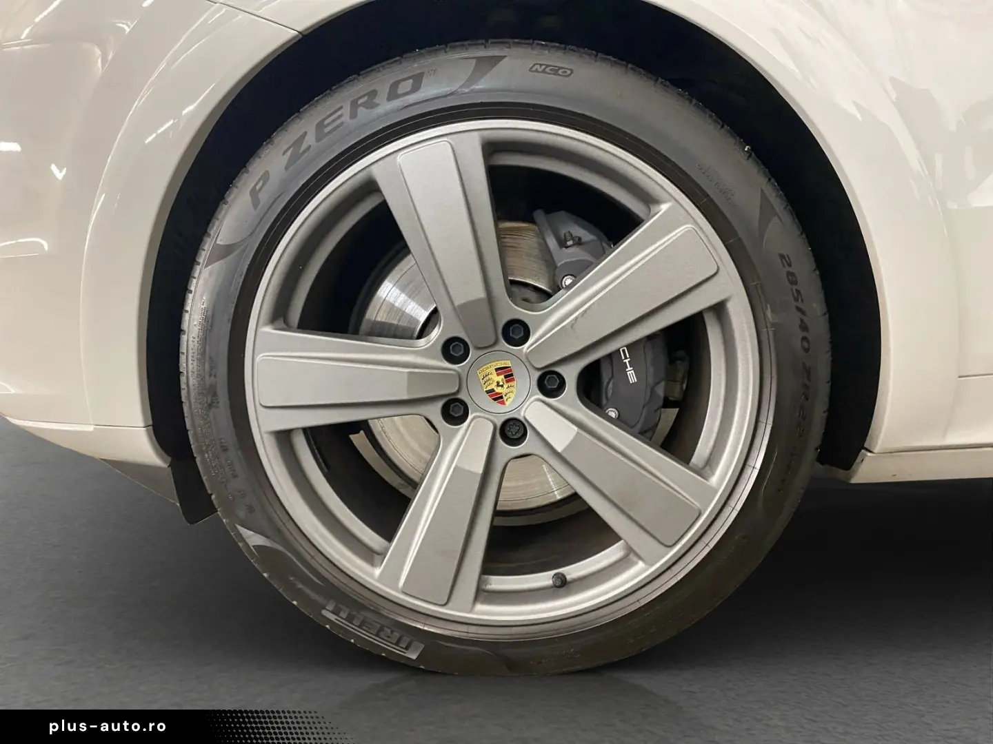 PORSCHE Cayenne E-Hybrid PanoSD HUD Bose 1. Hand ACC