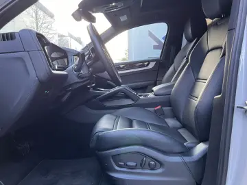 PORSCHE Cayenne E-Hyb Kreide · Inno · AHK · 14Wege  Bose