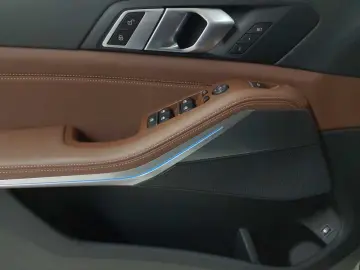 BMW X5 xDrive45e M-SPORT AHK LEDER PANO