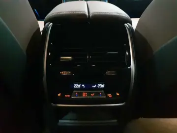 BMW X5 xDrive45e M-SPORT AHK LEDER PANO