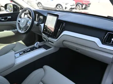 VOLVO XC60 B5 B AWD Plus Dark FSHZG PANO 360  ACC