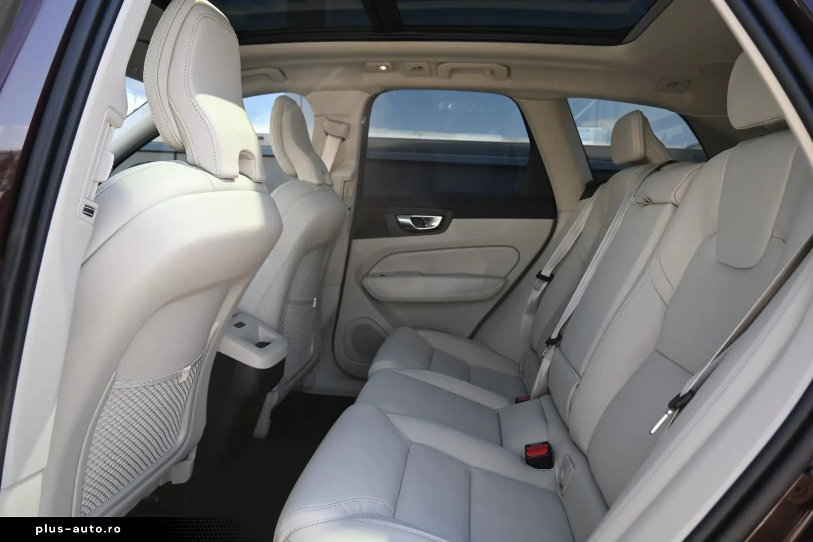 VOLVO XC60 B5 B AWD Plus Dark FSHZG PANO 360  ACC