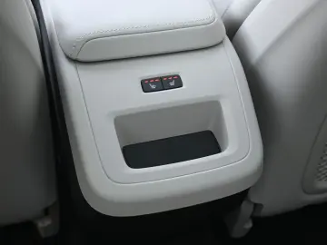 VOLVO XC60 B5 B AWD Plus Dark FSHZG PANO 360  ACC