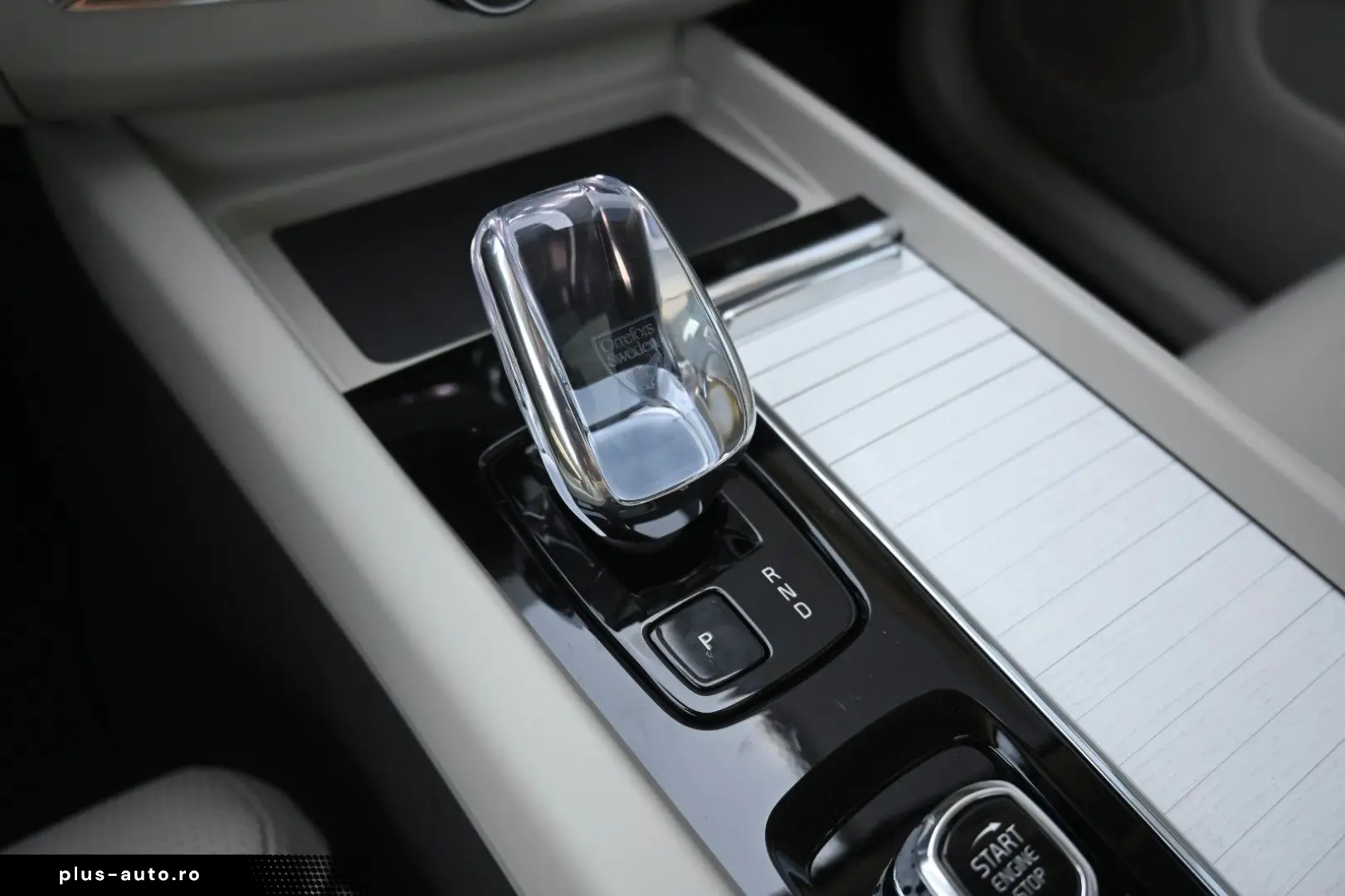 VOLVO XC60 B5 B AWD Plus Dark FSHZG PANO 360  ACC