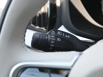 VOLVO XC60 B5 B AWD Plus Dark FSHZG PANO 360  ACC