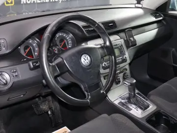 VW Passat Limuzina Automat Benzina