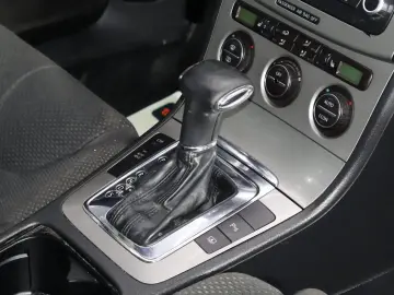 VW Passat Limuzina Automat Benzina