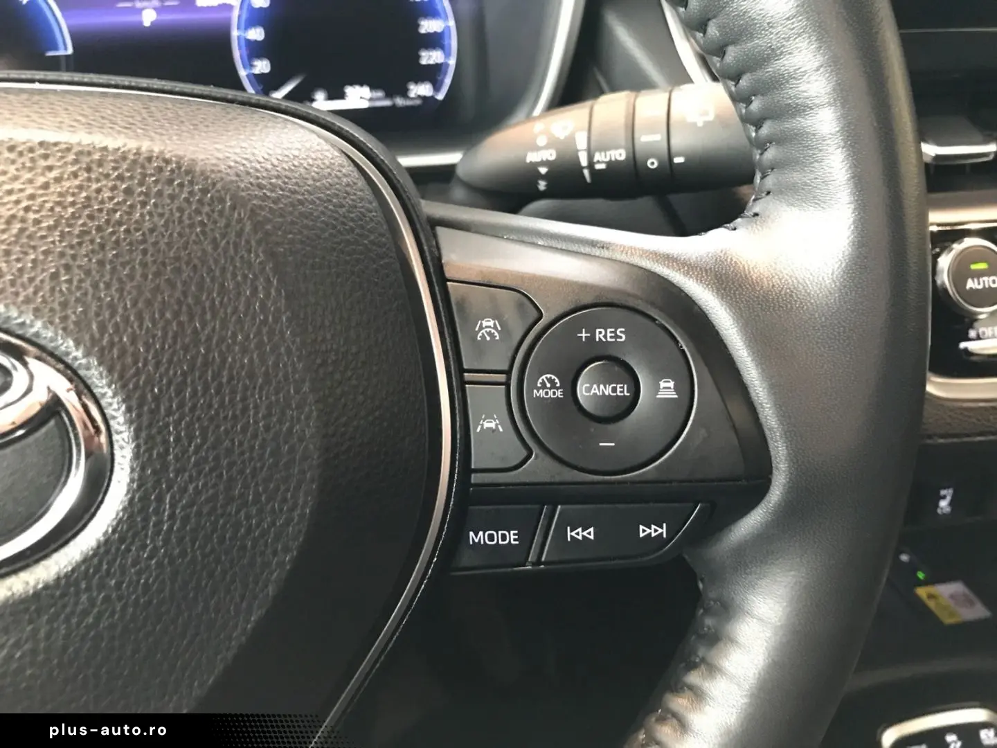 TOYOTA Corolla Cross Hybrid