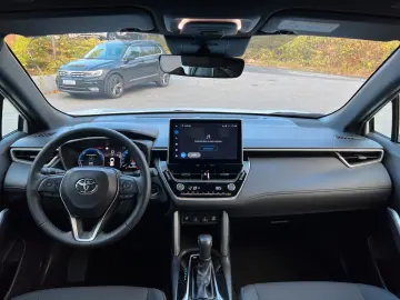 TOYOTA Corolla Cross 2.0 Hybrid