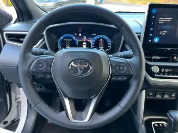 TOYOTA Corolla Cross 2.0 Hybrid