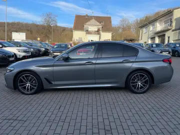 BMW 530 d xDrive M Sport 8xFach 360  Ahk Navi Leder