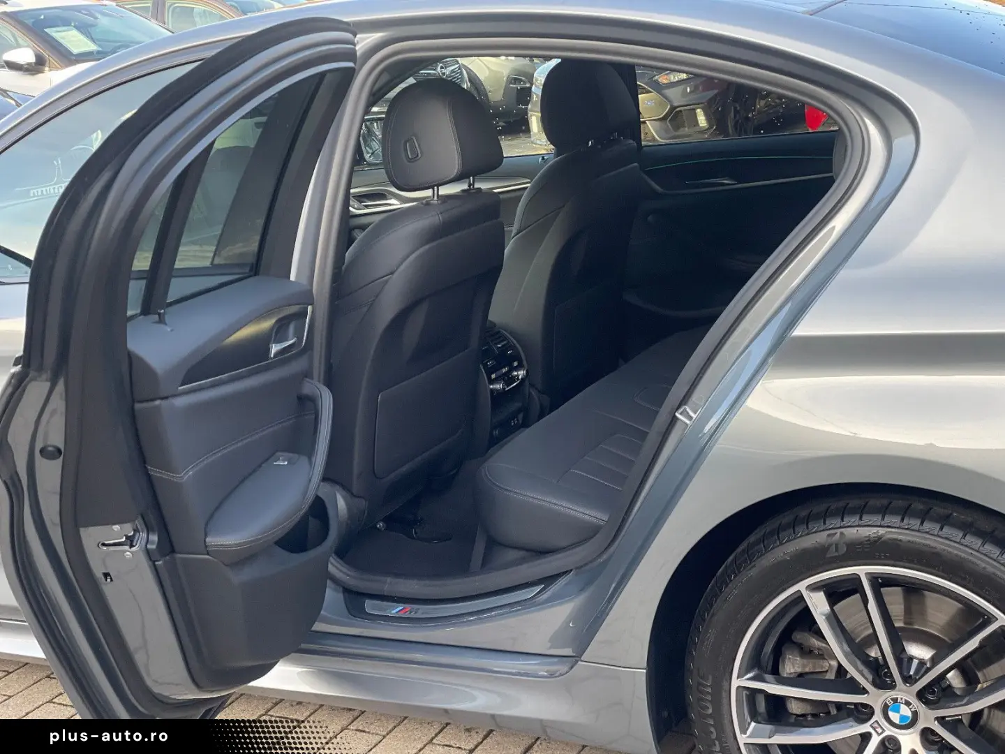 BMW 530 d xDrive M Sport 8xFach 360  Ahk Navi Leder