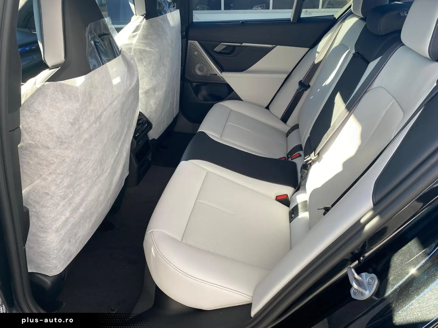 BMW M5   Pano   Bowers & Wilkins