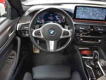 BMW 530 d xDrive M SPORT HEAD-UP LED ASSIST AHK SHZ