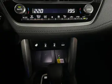 TOYOTA Corolla Cross Hybrid