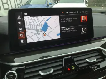 BMW 530 d xDrive Lim M-Sport HUD Navi Leder MemSitze