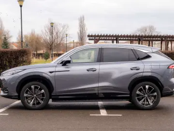 MG EHS PHEV Exclusive