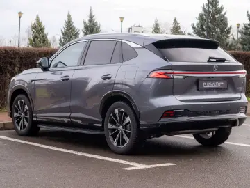 MG EHS PHEV Exclusive