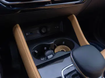 MG EHS PHEV Exclusive