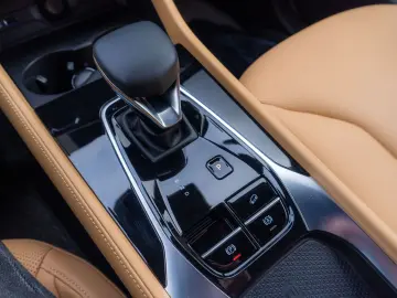 MG EHS PHEV Exclusive