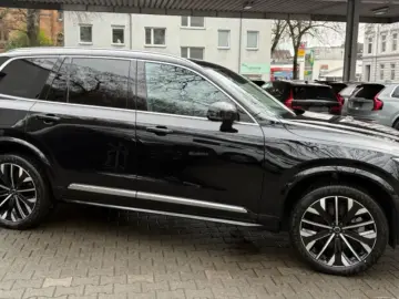 VOLVO XC90 T8 Plus Bright Facelift