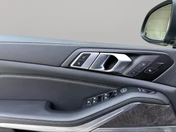 BMW X5 xDrive50e M Sport Bowers & Wilkins AHK LED