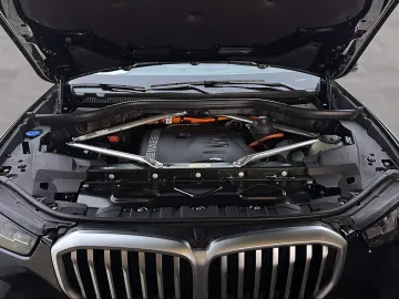 BMW X5 xDrive50e M Sport Bowers & Wilkins AHK LED