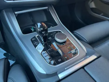 BMW X5 xDrive 45e Leder Navi Panorama AHK HUD Parkas