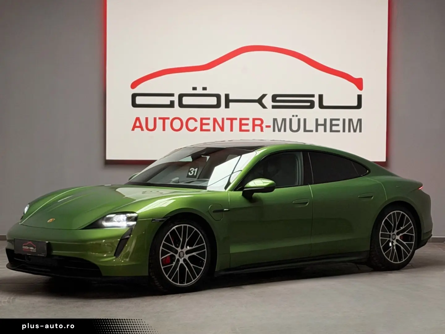 PORSCHE Taycan 4 S HUD Matrix BOSE PANO Kamera Chrono