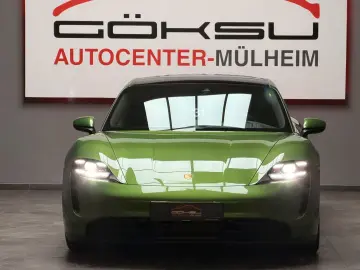 PORSCHE Taycan 4 S HUD Matrix BOSE PANO Kamera Chrono