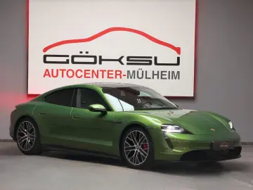 PORSCHE Taycan 4 S HUD Matrix BOSE PANO Kamera Chrono