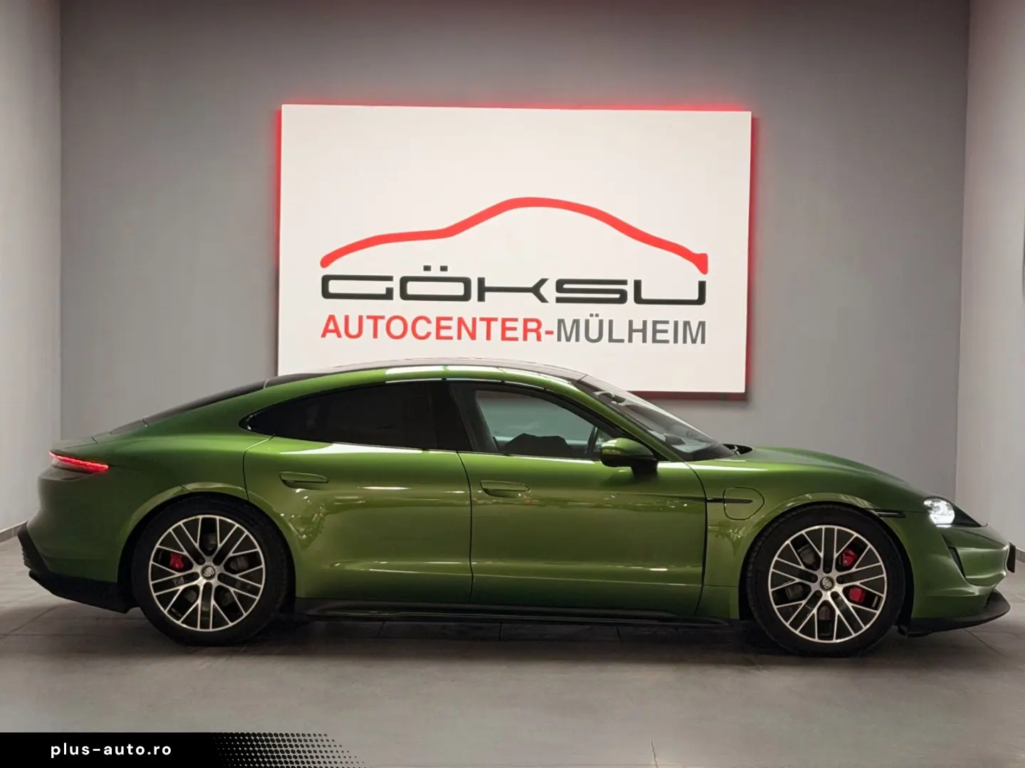 PORSCHE Taycan 4 S HUD Matrix BOSE PANO Kamera Chrono