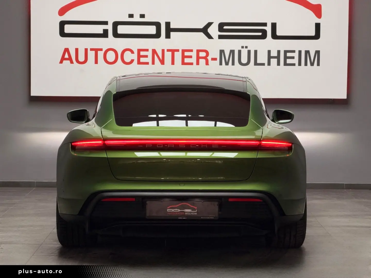 PORSCHE Taycan 4 S HUD Matrix BOSE PANO Kamera Chrono