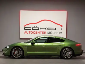 PORSCHE Taycan 4 S HUD Matrix BOSE PANO Kamera Chrono