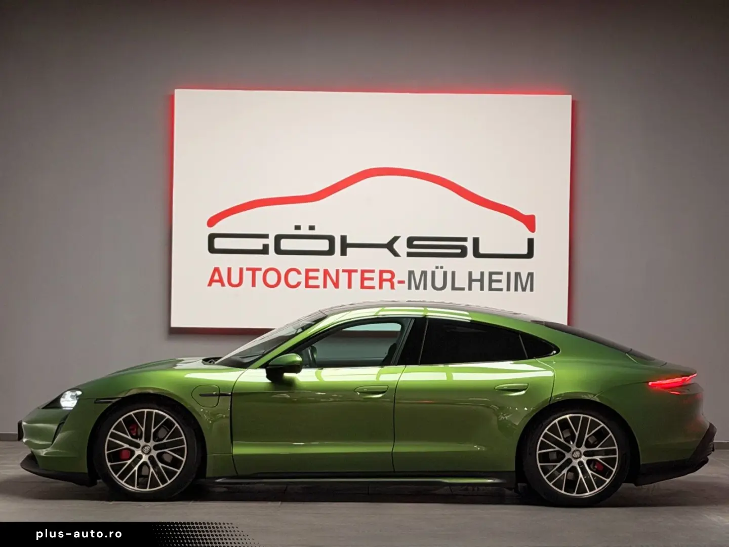 PORSCHE Taycan 4 S HUD Matrix BOSE PANO Kamera Chrono