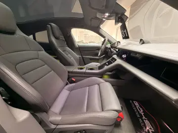 PORSCHE Taycan 4 S HUD Matrix BOSE PANO Kamera Chrono