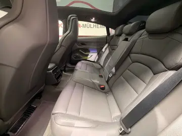 PORSCHE Taycan 4 S HUD Matrix BOSE PANO Kamera Chrono