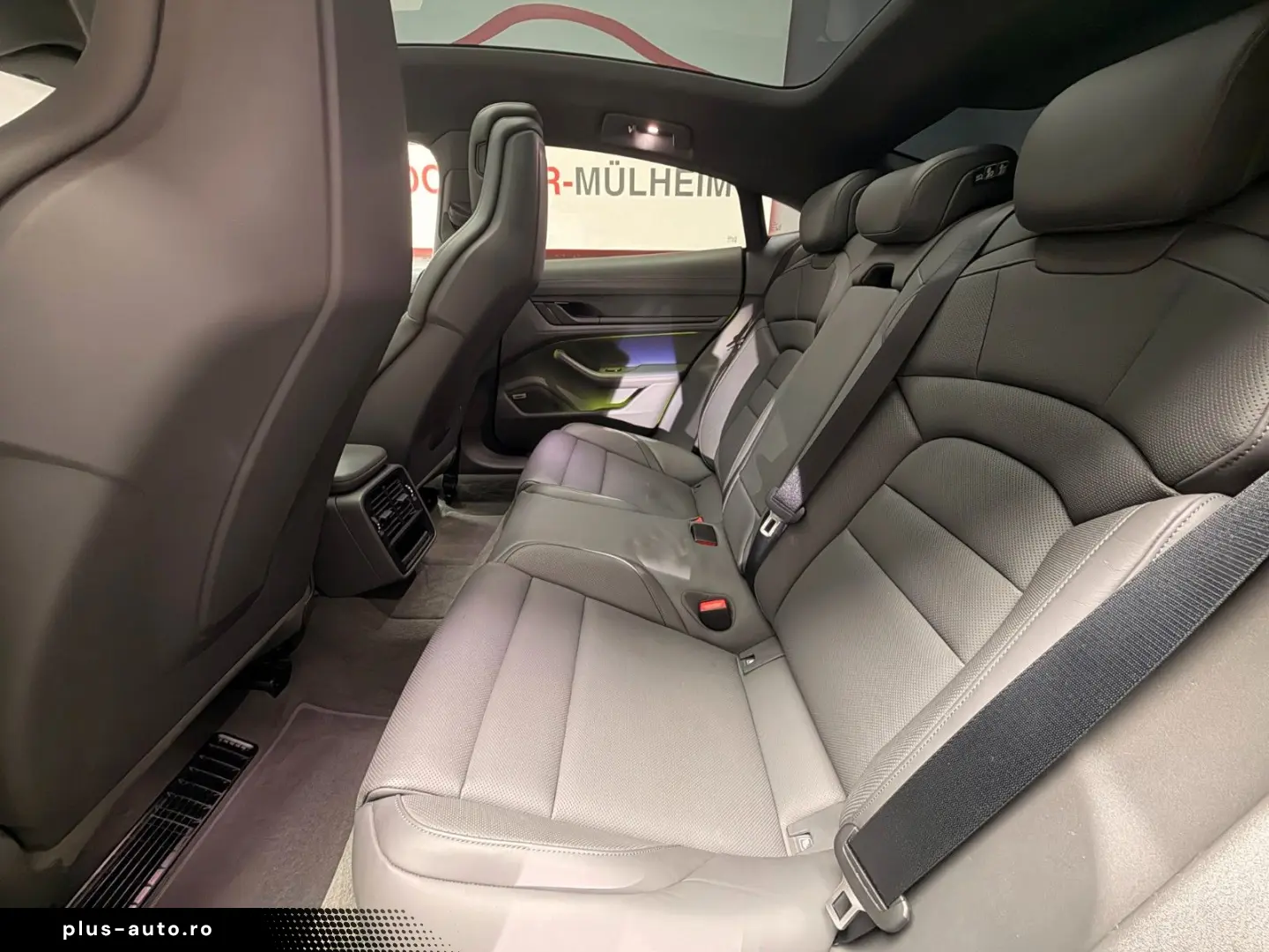 PORSCHE Taycan 4 S HUD Matrix BOSE PANO Kamera Chrono