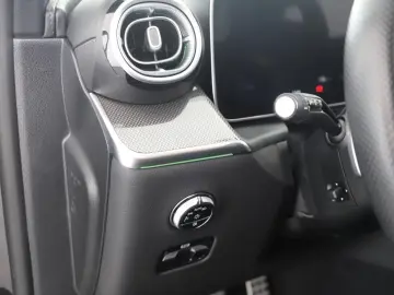 MERCEDES-BENZ GLC 200 4M AMG Line 2x LED PANO Winterp