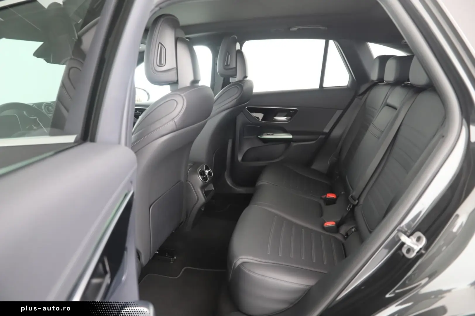 MERCEDES-BENZ GLC 200 4M AMG Line 2x LED PANO Winterp